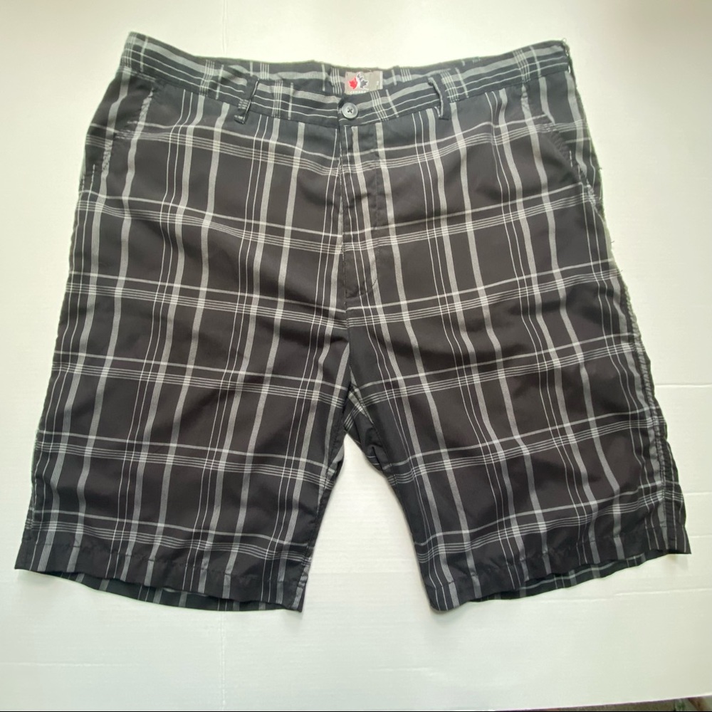 Golf Canada Men Stripped Golf Shorts Men Size 40
